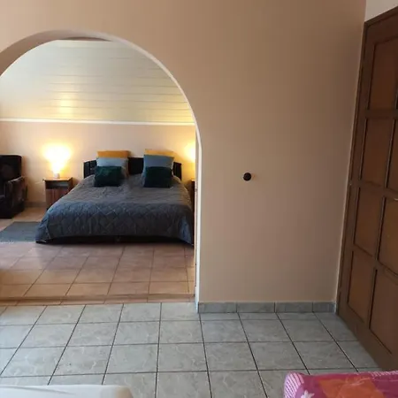 شقة Miranda Apartmanhaz شيوفوك