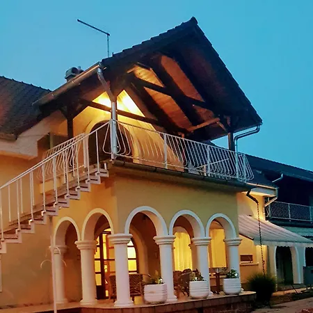 Apartament Miranda Apartmanhaz *