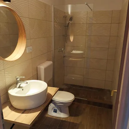 Miranda Apartmanhaz شقة